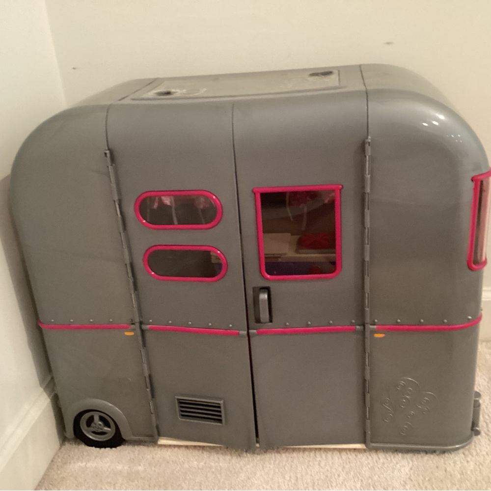 Camper for American Girl/OG dolls with furniture